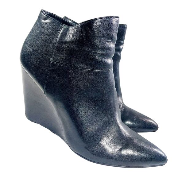 NINE WEST! HOT BLACK GENUINE LEATHER WEDGE STACKED HEEL ZIP BOOTS! SZ 9.5M - Picture 10 of 10